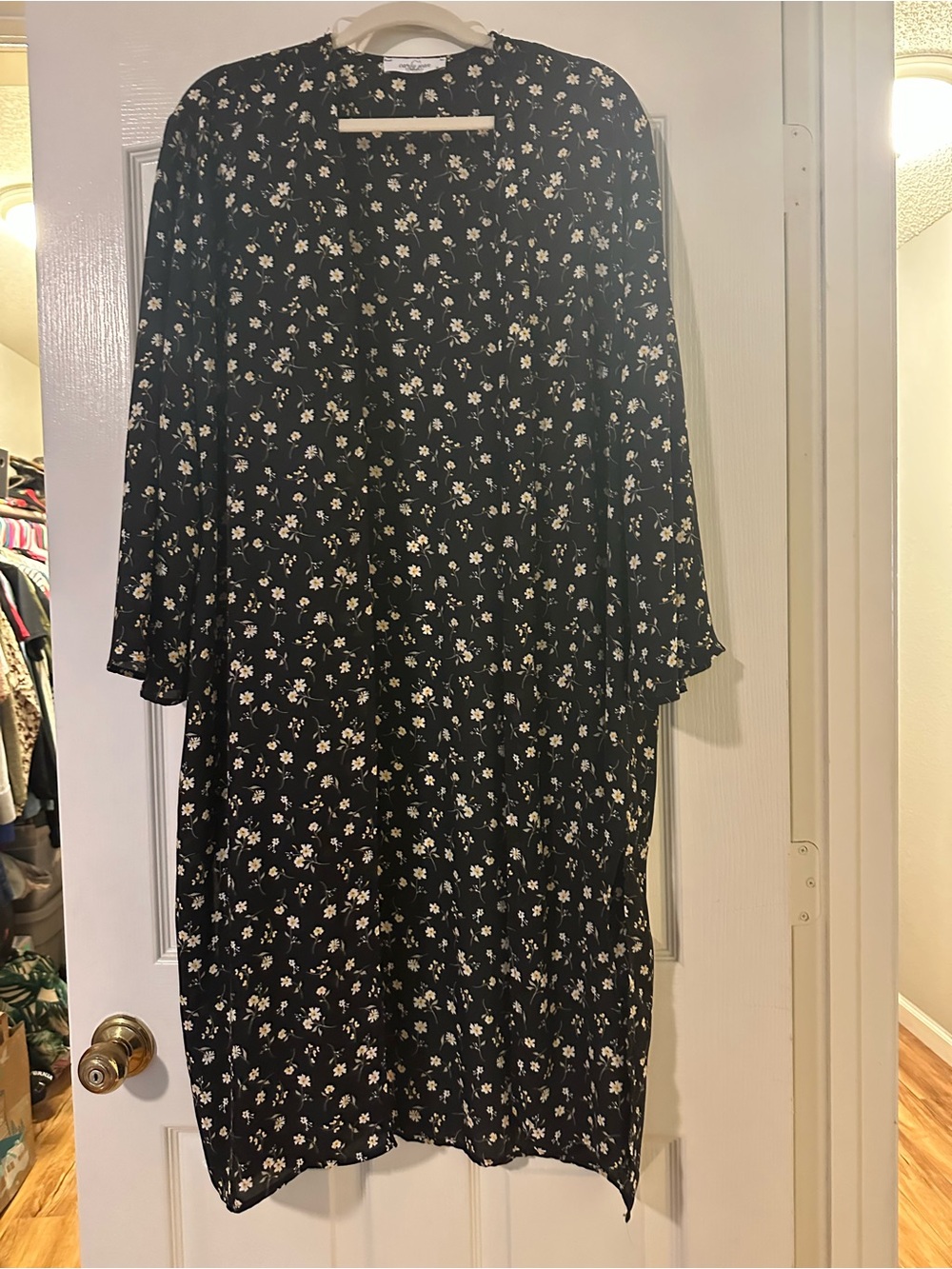 Carly Jean Los Angeles Black Floral Kimono with White Print